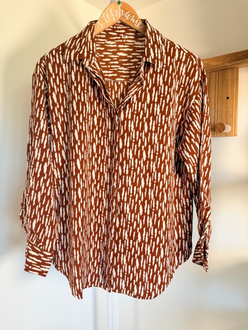 Brown White Button Up Blouse Long Sleeve Size Medium New without Tags - Picture 3 of 6